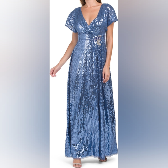 Mac Duggal 10773 - Brooch Detail Evening Gown In Blue Size 10 NWOT MSRP $598 - Picture 3 of 13